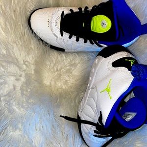 Kids size 2 grade school Jordan’s